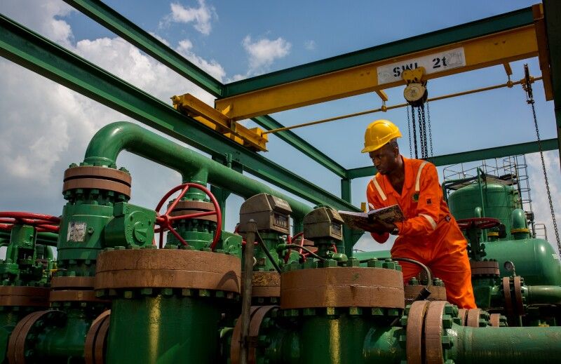 Analisis Harga Minyak Sedikit Berubah, Investor Pertimbangkan Gencatan Senjata Gaza - Data Pasar 2025-10-09