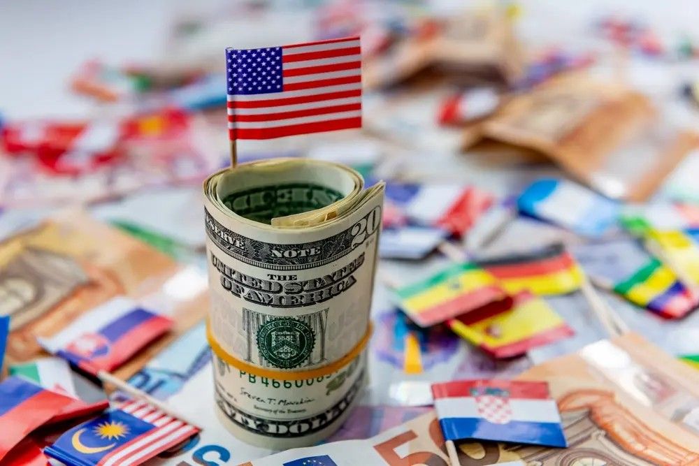 Analisis Pasar Abaikan Retorika Trump, Dolar Tetap Menguat - Data Pasar 2025-10-13