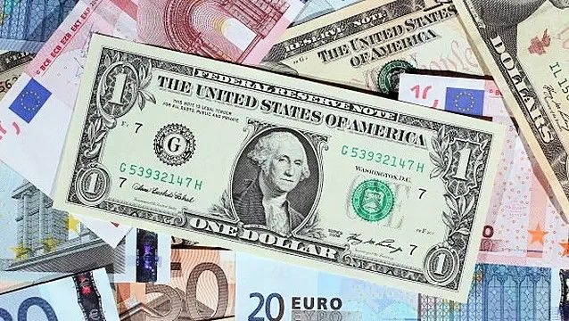 Analisis Oktober Jadi Bulan Terbaik Dolar, Euro Merosot - Data Pasar 2025-11-01