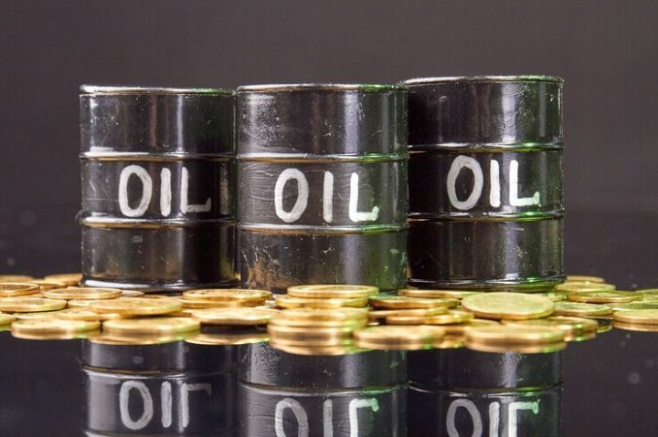 Analisis Surplus vs Sanksi AS, Dampak Terhadap Pasar Minyak? - Data Pasar 2025-11-11