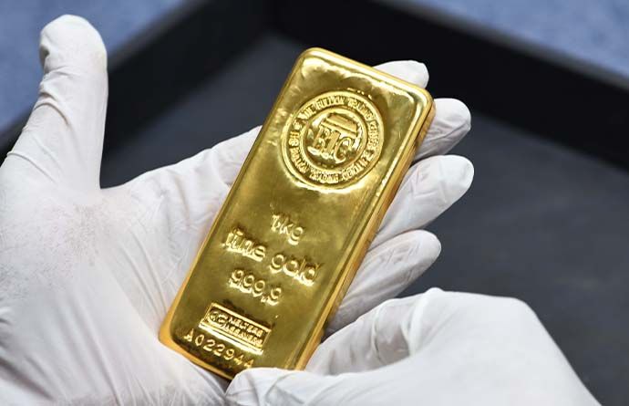 Analisis Emas Menguat Ditopang Dolar yang Lemah - Data Pasar 2026-04-22