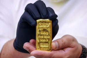 Emas Turun di Bawah US$4.400, Dolar AS Kembali Menguat